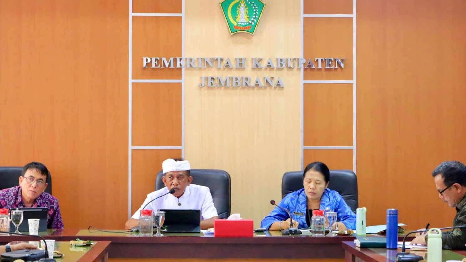 Sekda Jembrana Pimpin Rakor Strategis Bahas Pendapatan Daerah dan Tindak Lanjut Rekomendasi DPRD