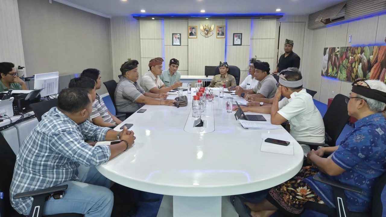 Tindak Lanjuti Pengaduan Warga Soal Tiang Wi-Fi, Pemkab Jembrana Gelar Rapat Penataan Utilitas