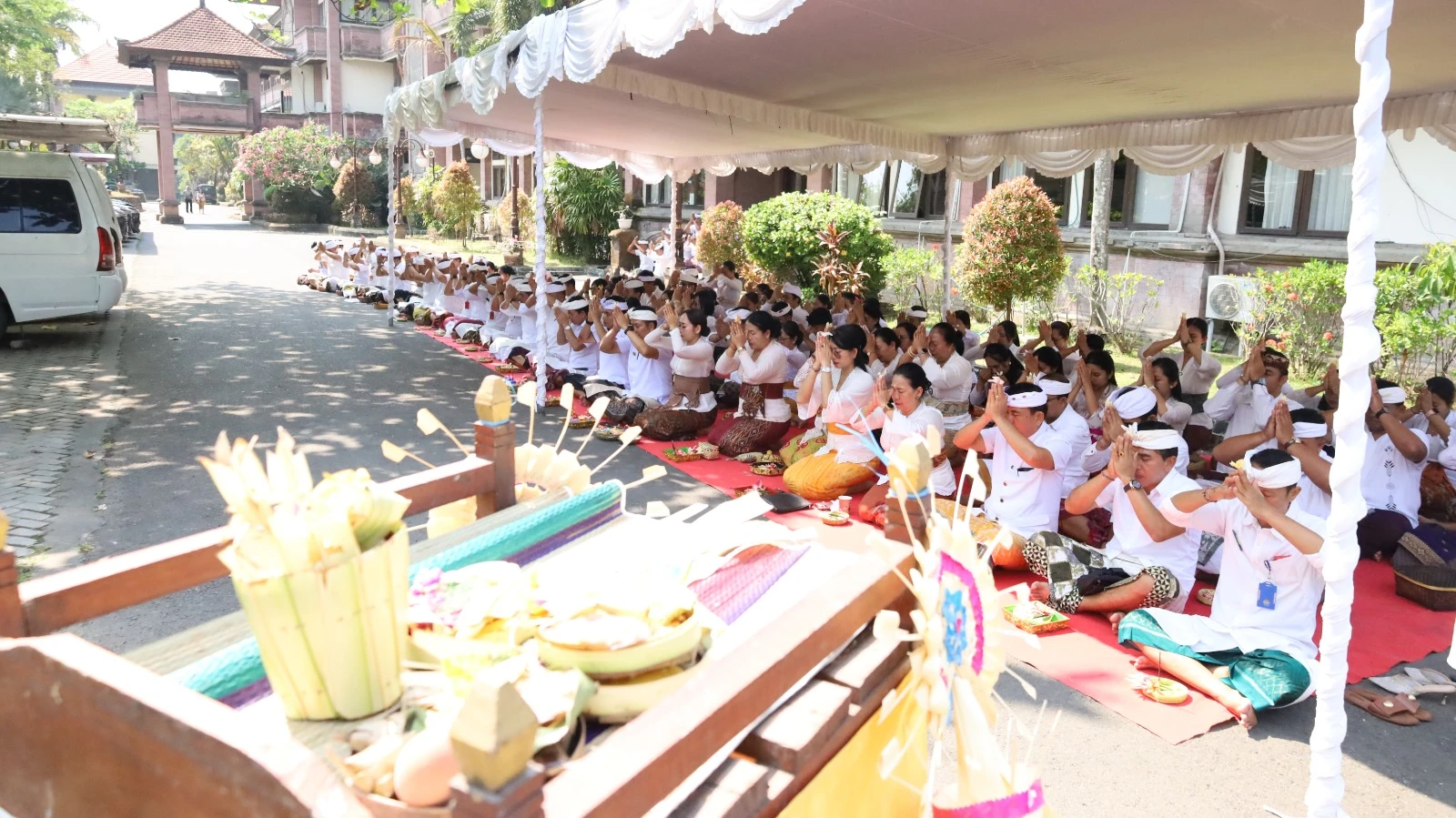 Piodalan Pura Penunggun Karang, Pemkab Jembrana Perkuat Spiritualitas dan Pengabdian untuk Masyarakat