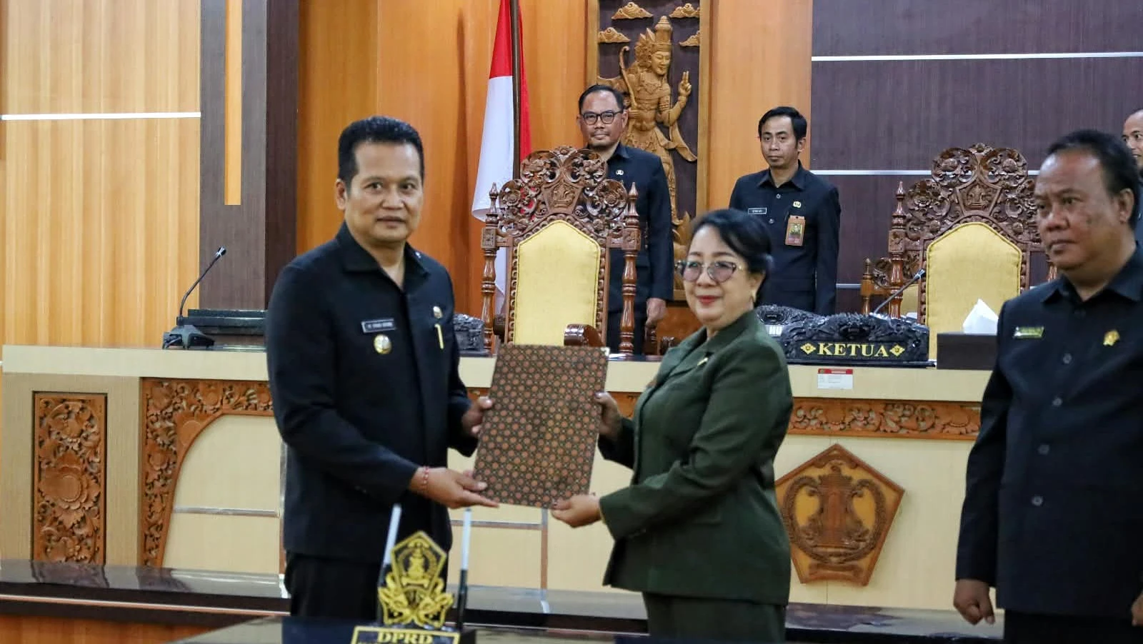 Rapat Paripurna VII DPRD Jembrana Setujui Dua Ranperda Menjadi Perda