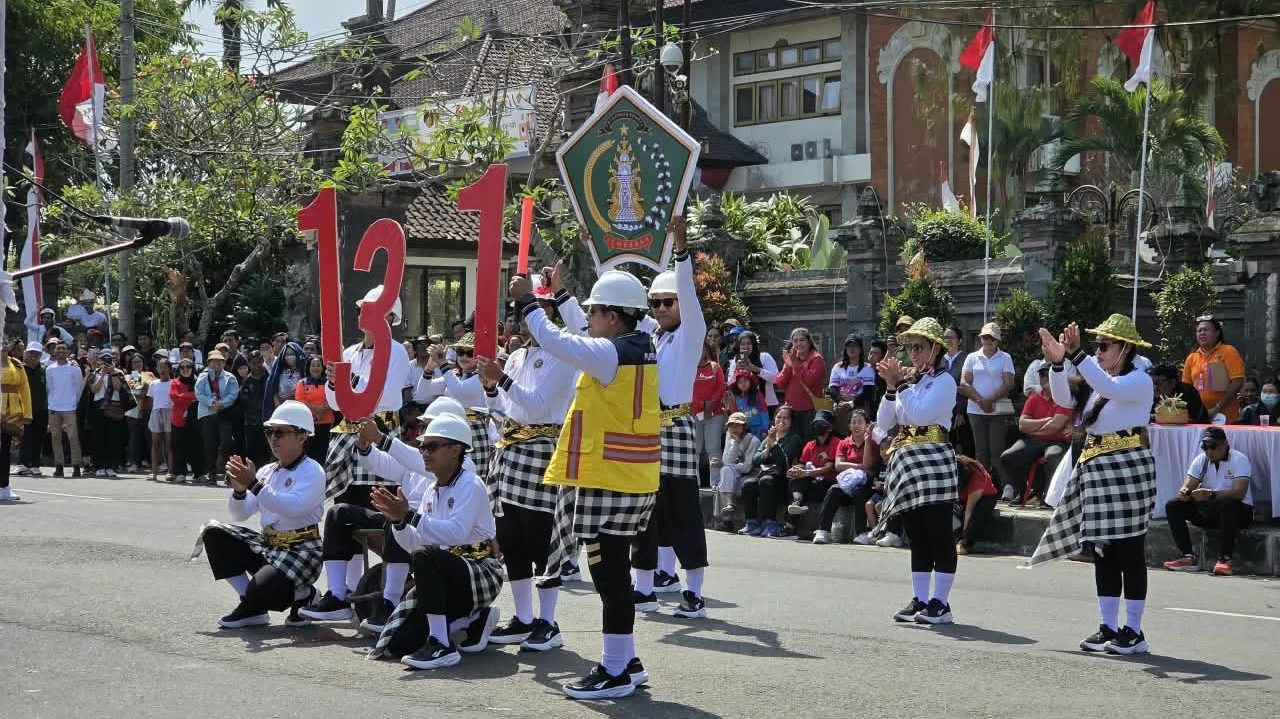 Semarak Lomba Gerak Jalan Kreasi, 34 Tim OPD, Kecamatan dan PGRI Tampilkan Kreativitas