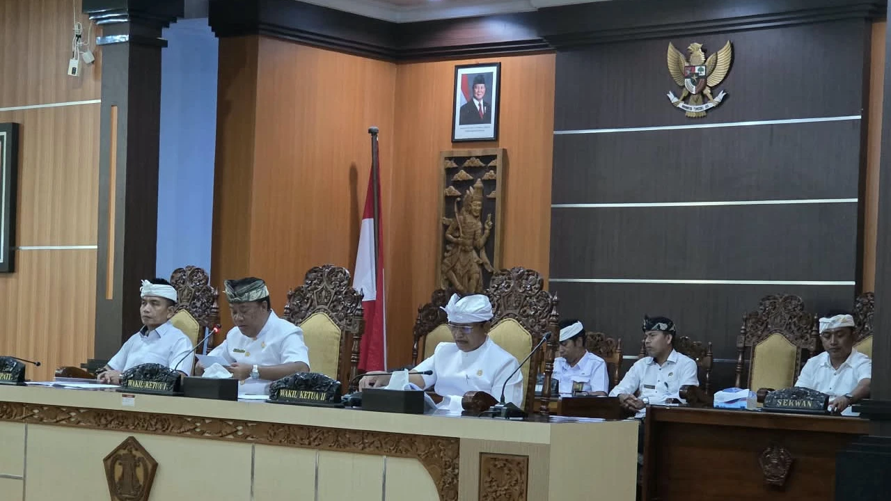 Rapat Paripurna VI DPRD Jembrana Bahas Evaluasi Anggaran dan Penguatan Pelayanan Publik