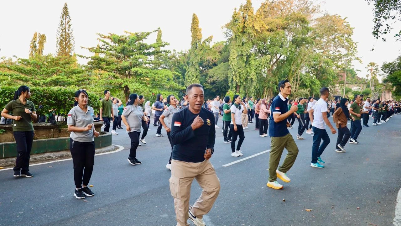 Jumat Sehat Pemkab Jembrana, Tingkatkan Kebugaran dan Wujudkan Lingkungan Kerja Bersih