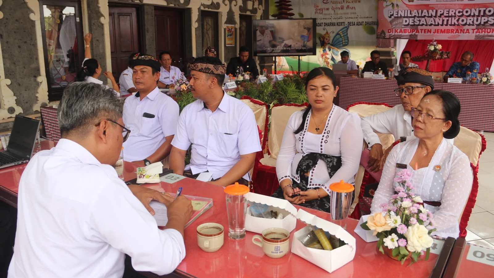 Tim Penilai Provinsi Bali Lakukan Penilaian Percontohan Desa Antikorupsi di Desa Kaliakah