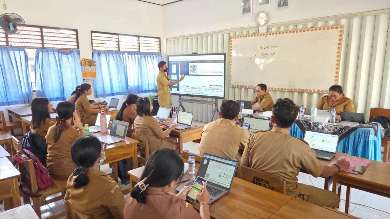 Tinggalkan Cara Manual, 11 SD Gugus 4 Mendoyo Ikuti Pendampingan e-Surat dan TTE di SDN 5 Yehembang