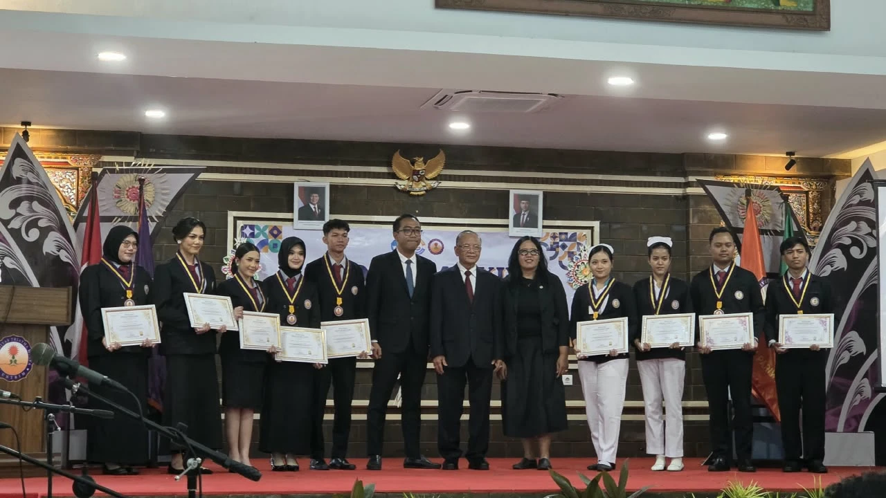 Menapaki Masa Depan, 140 Mahasiswa Ikuti Yudisium XXIV Universitas Triatma Mulya PSDKU Jembrana